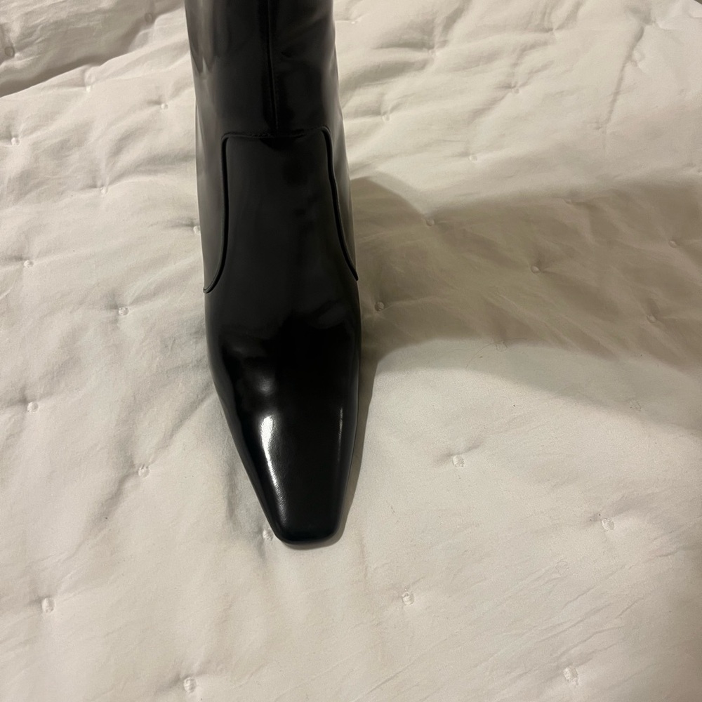 Yves Saint Laurent Glossy Black Heeled Boots